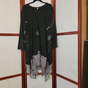 Staley Gretzinger of NY Long Sleeve Designer Top - M/L